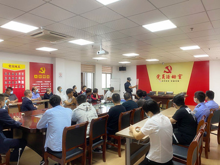 北站反恐演練2(顧書燁)_副本.jpg 北站反恐演練2(顧書燁)_副本.jpg